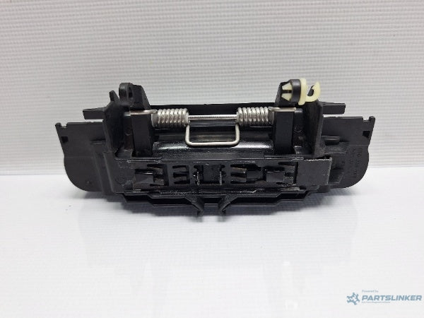 Maner exterior usa AUDI A3 II Sportback (8PA) [ 2004 - 2015 ] TDI 16V (BKD, CBAB, CFFB, CLJA) 103KW|140HP 4B0839885