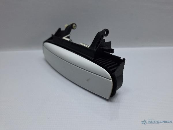Maner exterior usa AUDI A3 II Sportback (8PA) [ 2004 - 2015 ] TDI 16V (BKD, CBAB, CFFB, CLJA) 103KW|140HP OEM 4B0839885