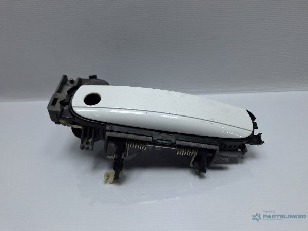 Maner exterior usa stanga fata AUDI A3 II Sportback (8PA) [ 2004 - 2015 ] TDI 16V (BKD, CBAB, CFFB, CLJA) 103KW|140HP 4F0837207B