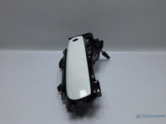 Maner exterior usa stanga fata AUDI A3 II Sportback (8PA) [ 2004 - 2015 ] TDI 16V (BKD, CBAB, CFFB, CLJA) 103KW|140HP OEM 4F0837207B