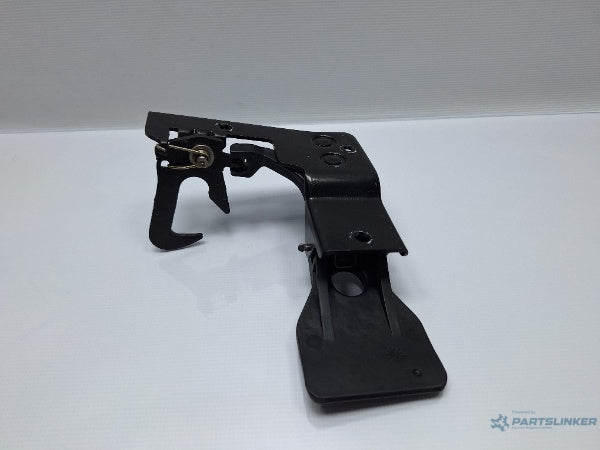 Maner deschidere capota AUDI A3 II Sportback (8PA) [ 2004 - 2015 ] TDI 16V (BKD, CBAB, CFFB, CLJA) 103KW|140HP 8P0823480A