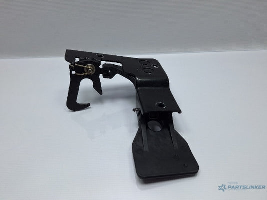 Maner deschidere capota AUDI A3 II Sportback (8PA) [ 2004 - 2015 ] TDI 16V (BKD, CBAB, CFFB, CLJA) 103KW|140HP 8P0823480A