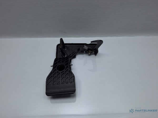 Maner deschidere capota AUDI A3 II Sportback (8PA) [ 2004 - 2015 ] TDI 16V (BKD, CBAB, CFFB, CLJA) 103KW|140HP 8P0823480A