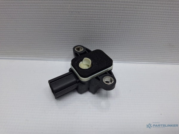 Senzor impact airbag AUDI A3 II Sportback (8PA) [ 2004 - 2015 ] TDI 16V (BKD, CBAB, CFFB, CLJA) 103KW|140HP 8P0955557