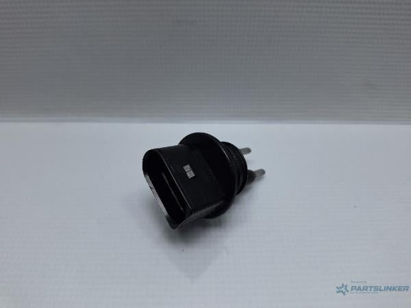 Senzor nivel lichid parbriz AUDI A3 II Sportback (8PA) [ 2004 - 2015 ] TDI 16V (BKD, CBAB, CFFB, CLJA) 103KW|140HP OEM 7H0919376