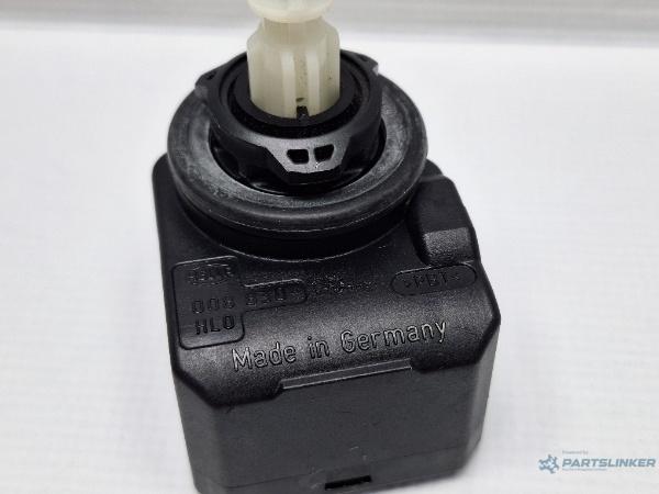 Motoras reglaj inaltime far AUDI A3 II Sportback (8PA) [ 2004 - 2015 ] TDI 16V (BKD, CBAB, CFFB, CLJA) 103KW|140HP OEM 1K6941295