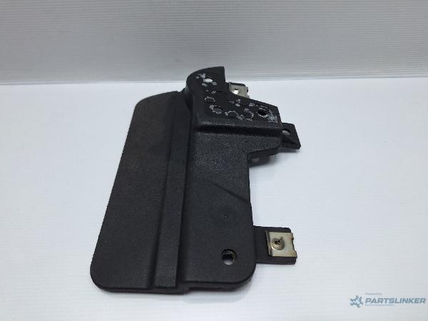 Aparatoare noroi dreapta spate AUDI A3 II Sportback (8PA) [ 2004 - 2015 ] TDI 16V (BKD, CBAB, CFFB, CLJA) 103KW|140HP OEM 8P0853834C