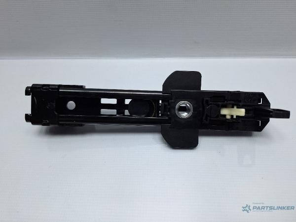 Reglaj inaltime centura fata AUDI A3 II Sportback (8PA) [ 2004 - 2015 ] TDI 16V (BKD, CBAB, CFFB, CLJA) 103KW|140HP OEM 8E0857833G