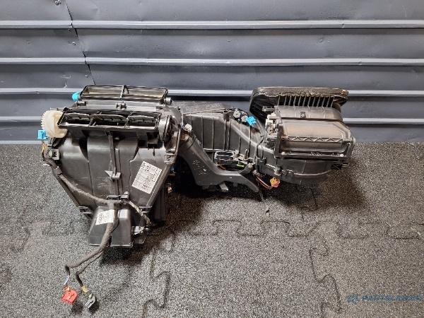 Carcasa aeroterma AUDI A3 II Sportback (8PA) [ 2004 - 2015 ] TDI 16V (BKD, CBAB, CFFB, CLJA) 103KW|140HP OEM 1K1820308B