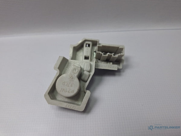 Soclu stop haion stanga AUDI A3 II Sportback (8PA) [ 2004 - 2015 ] TDI 16V (BKD, CBAB, CFFB, CLJA) 103KW|140HP 8P4945257A