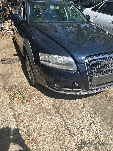 Bară față cu defect completă cu grila  AUDI A6 I Allroad (4FH, C6) [ 2006 - 2011 ]