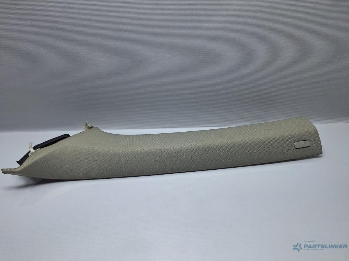 Ornament stalp parbriz stanga VOLKSWAGEN GOLF VI Variant (AJ5) [ 2009 - 2013 ] TDI (CAYC) 77KW|105HP OEM 1K9867233A