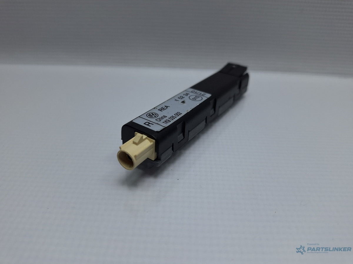 Amplificator antena VOLKSWAGEN GOLF VI Variant (AJ5) [ 2009 - 2013 ] TDI (CAYC) 77KW|105HP