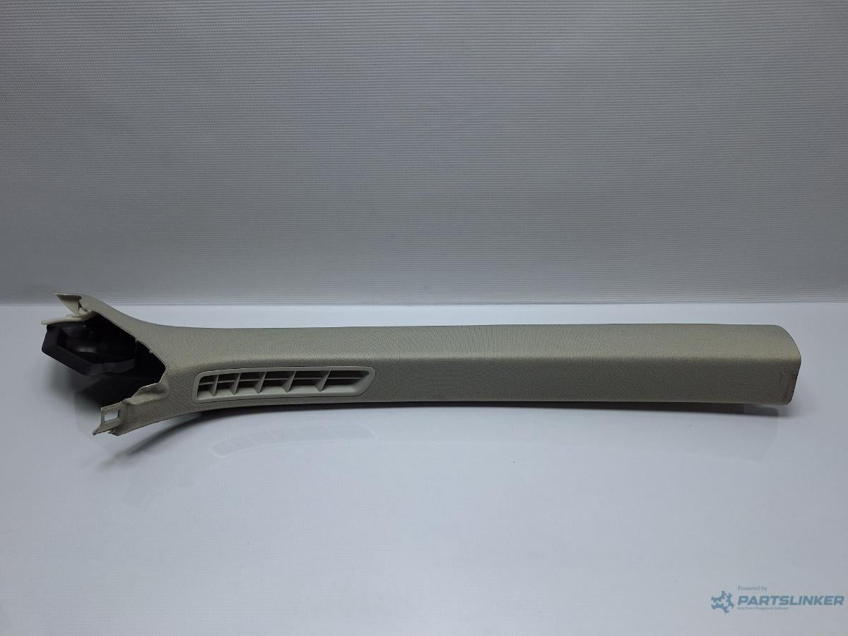 Ornament stalp parbriz dreapta VOLKSWAGEN GOLF VI Variant (AJ5) [ 2009 - 2013 ] TDI (CAYC) 77KW|105HP OEM 1K9867234A