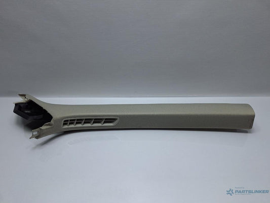 Ornament stalp parbriz dreapta VOLKSWAGEN GOLF VI Variant (AJ5) [ 2009 - 2013 ] TDI (CAYC) 77KW|105HP OEM 1K9867234A