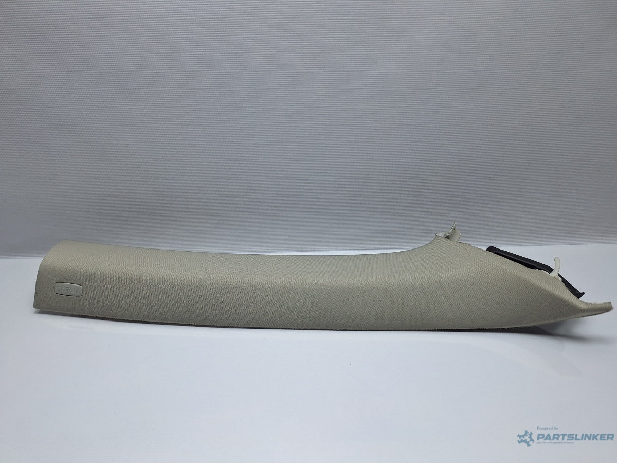 Ornament stalp parbriz dreapta VOLKSWAGEN GOLF VI Variant (AJ5) [ 2009 - 2013 ] TDI (CAYC) 77KW|105HP 1K9867234A