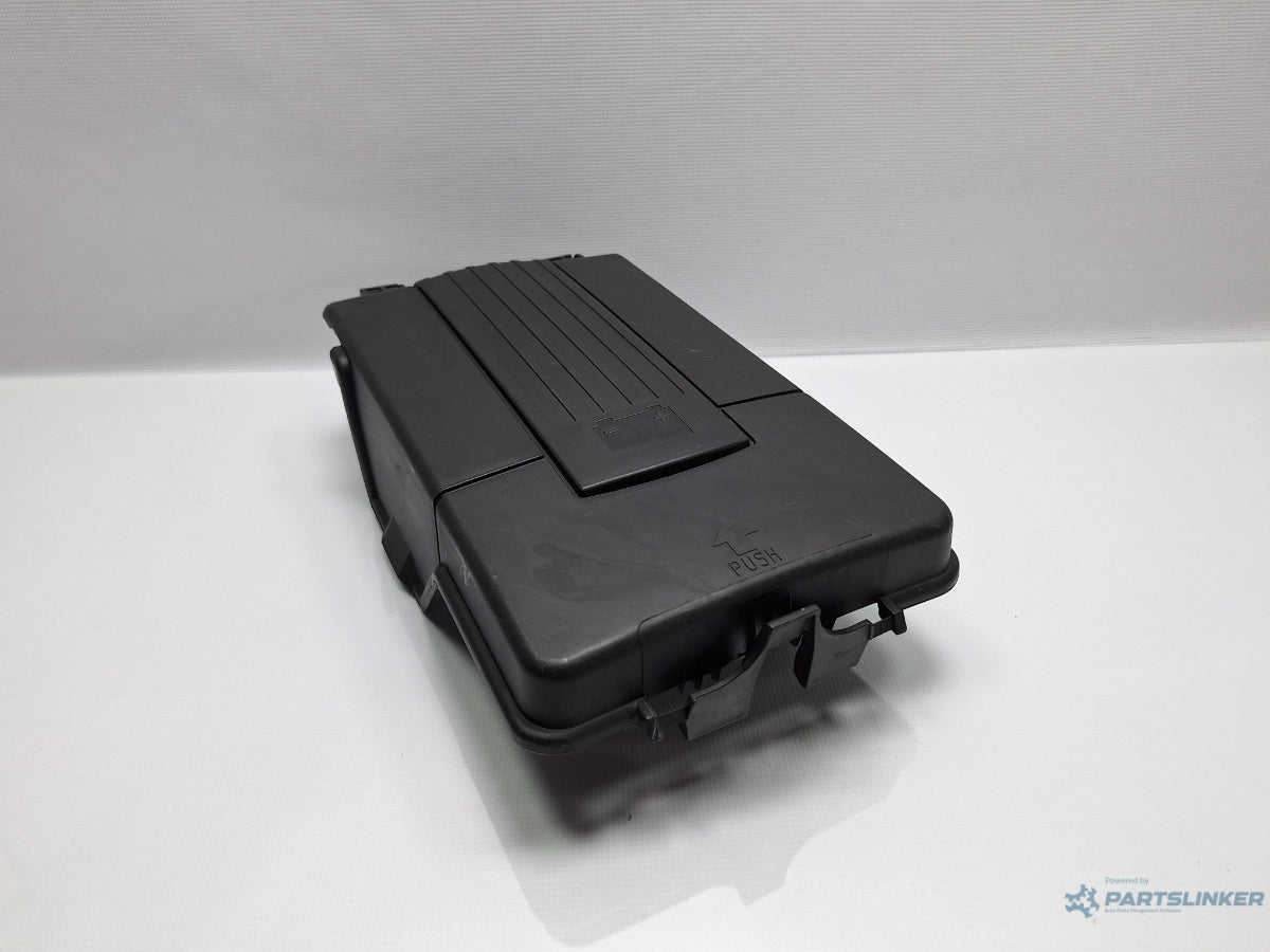 Capac carcasa baterie VOLKSWAGEN GOLF VI Variant (AJ5) [ 2009 - 2013 ] TDI (CAYC) 77KW|105HP 3C0915443A