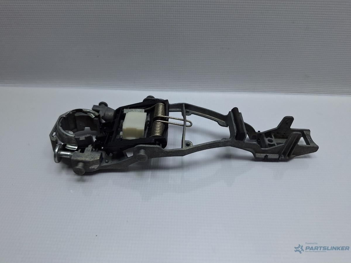 Maner/suport exterior usa dreapta VOLKSWAGEN GOLF VI Variant AJ5 2009 - 2013 TDI CAYC 1K0837886A