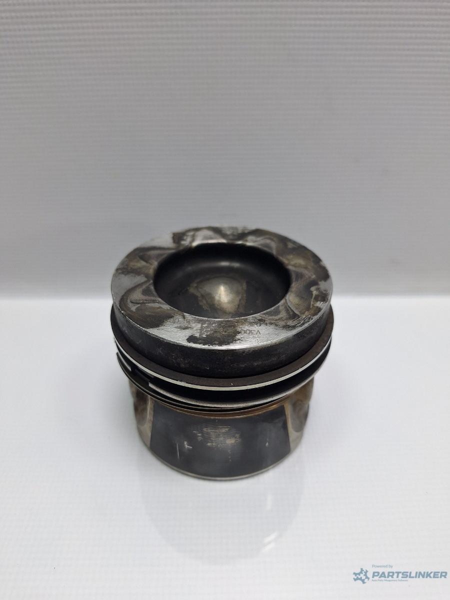 Piston VOLKSWAGEN PASSAT Variant (3C5) [ 2005 - 2011 ] TDI (CAYC) 77KW|105HP MAHLE 79L98 OEM 03L107065J