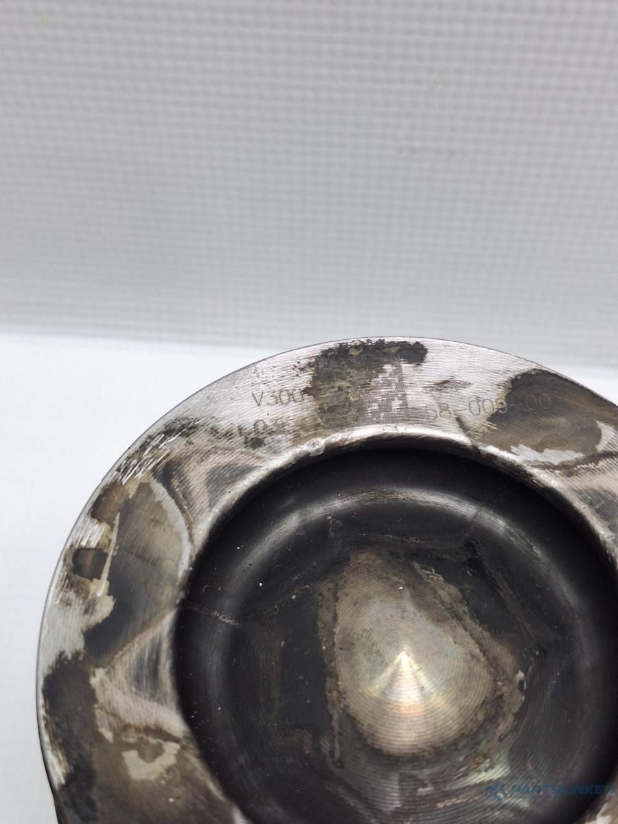 Piston VOLKSWAGEN PASSAT Variant (3C5) [ 2005 - 2011 ] TDI (CAYC) 77KW|105HP MAHLE 79L98 OEM 03L107065J