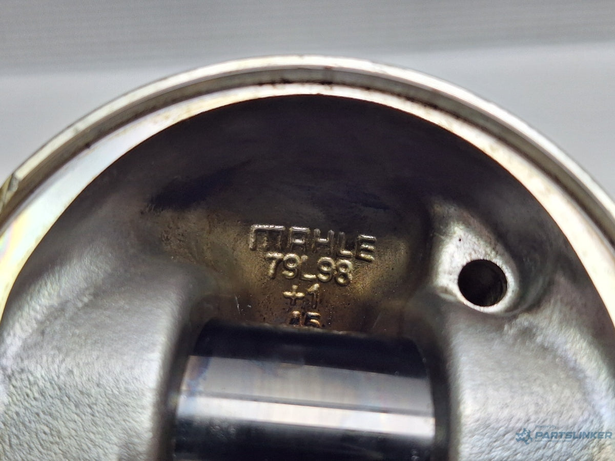 Piston VOLKSWAGEN PASSAT Variant (3C5) [ 2005 - 2011 ] TDI (CAYC) 77KW|105HP MAHLE 79L98 03L107065J