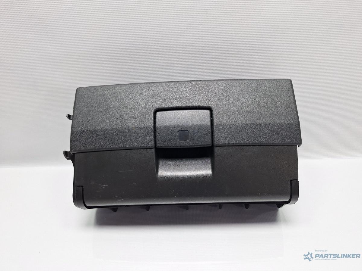 Sertar scaun dreapta AUDI A3 II Sportback (8PA) [ 2004 - 2015 ] TDI 16V (BKD, CBAB, CFFB, CLJA) 103KW|140HP OEM 8P0881578