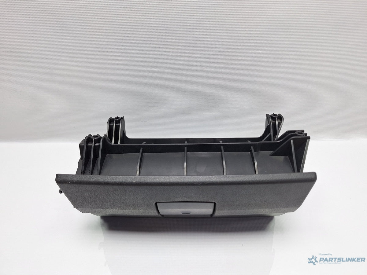 Sertar scaun dreapta AUDI A3 II Sportback (8PA) [ 2004 - 2015 ] TDI 16V (BKD, CBAB, CFFB, CLJA) 103KW|140HP 8P0881578