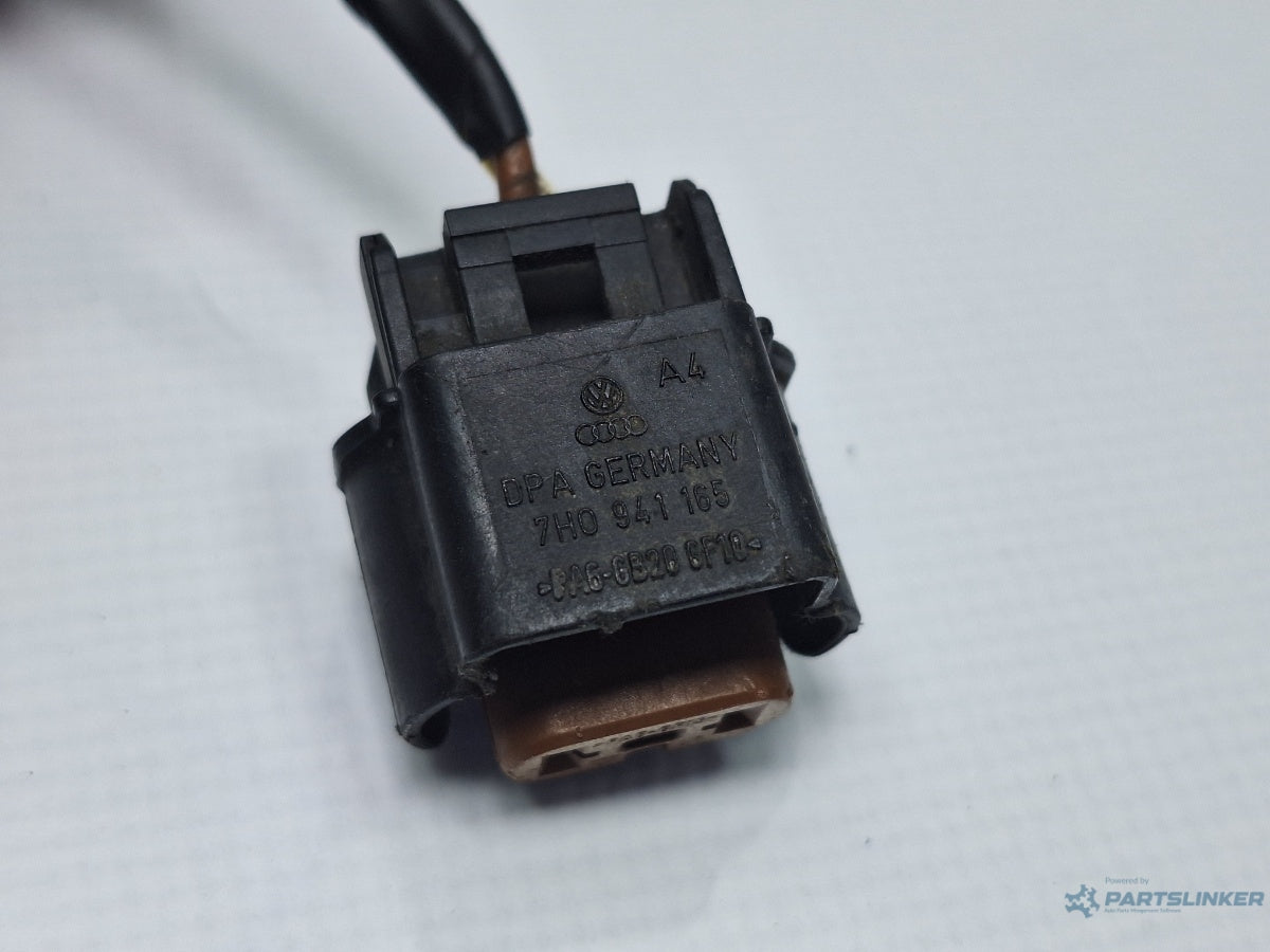 Mufa conector proiector VOLKSWAGEN PASSAT (365) [ 2010 - 2014 ] 2.0 TDi BlueMotion (CFFB) 103KW|140HP 7H0941165