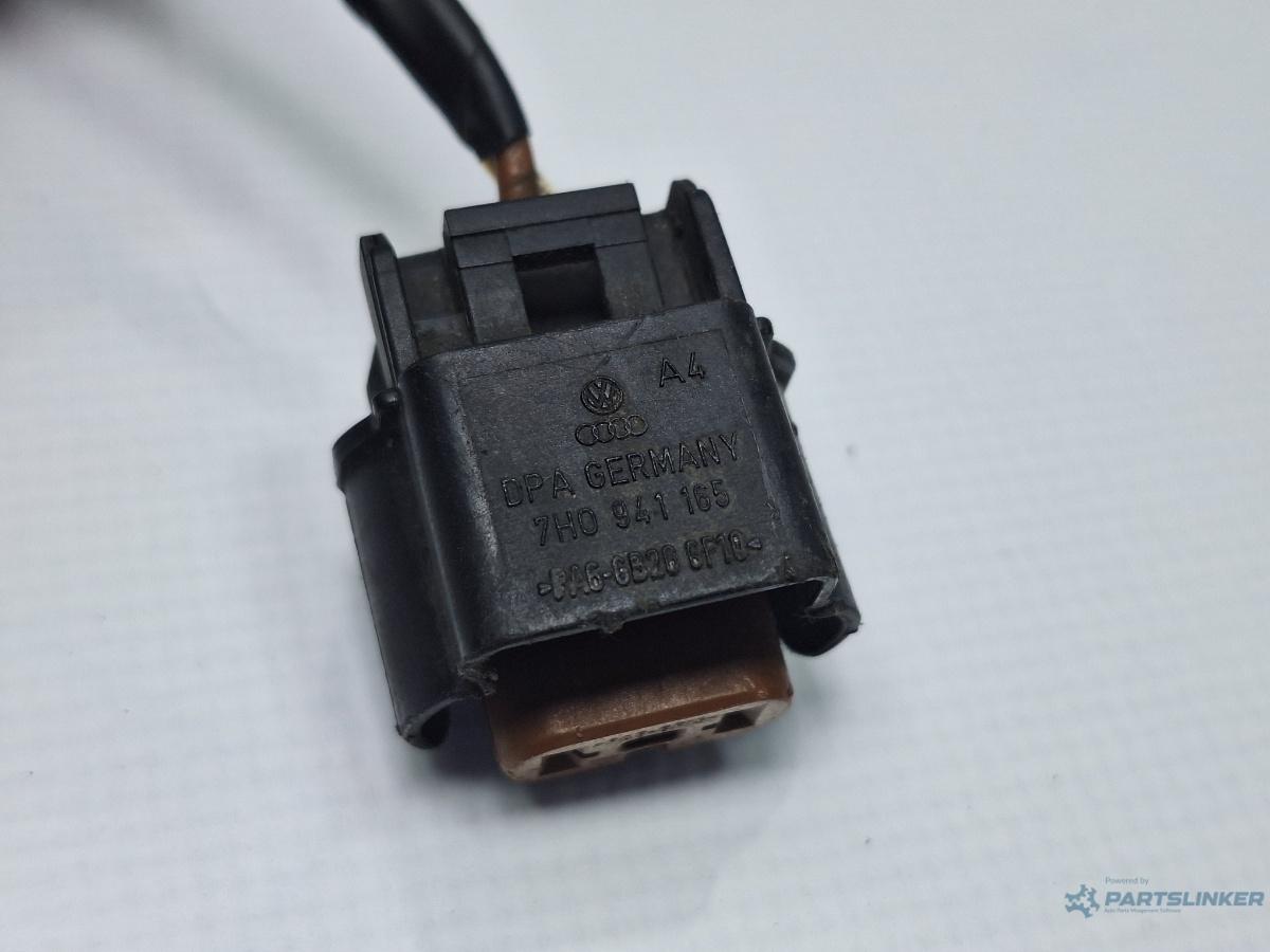 Mufa conector proiector VOLKSWAGEN PASSAT (365) [ 2010 - 2014 ] 2.0 TDi BlueMotion (CFFB) 103KW|140HP OEM 7H0941165
