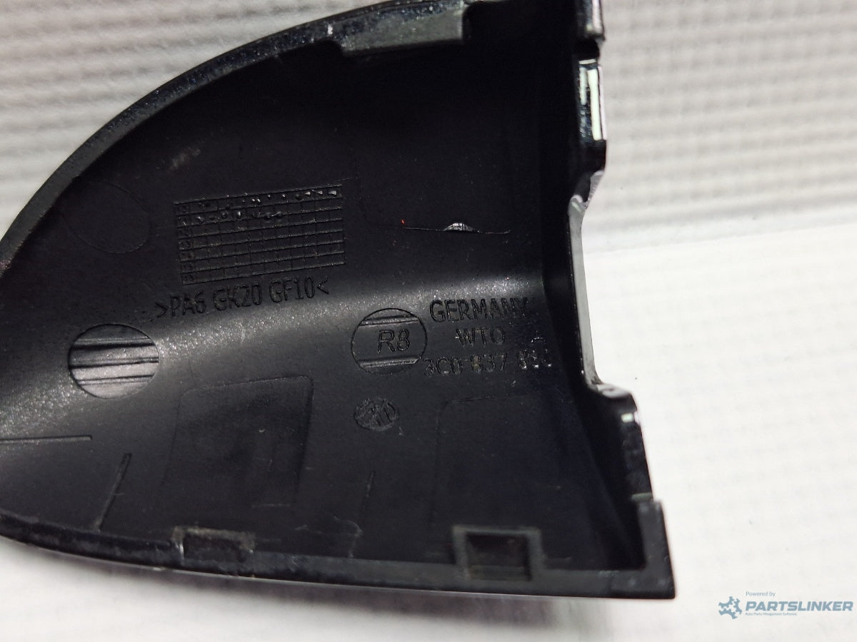 Capac butuc usa dreapta VOLKSWAGEN PASSAT Variant (3C5) [ 2005 - 2011 ] TDI (BMP) 103KW|140HP 3C0837880A