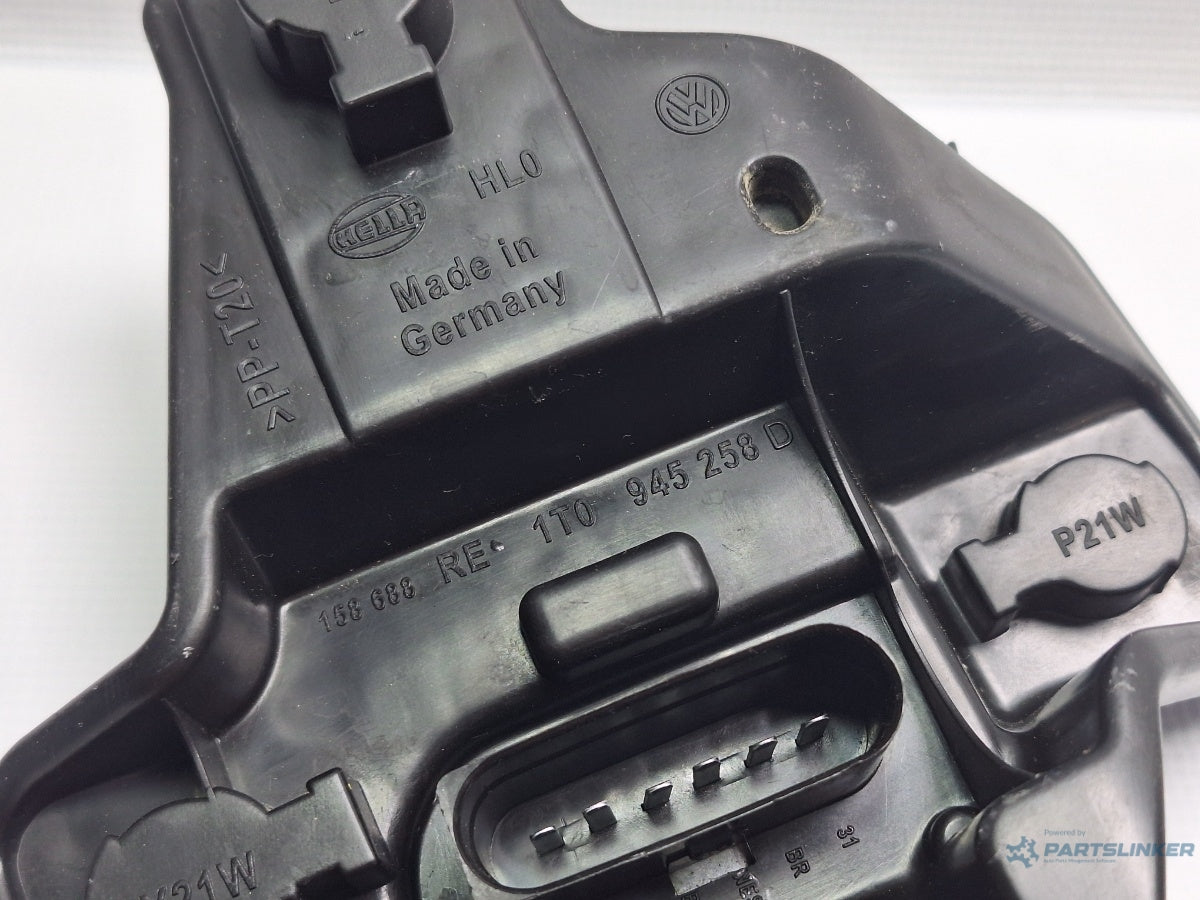 Soclu stop dreapta VOLKSWAGEN TOURAN (1T1, 1T2) [ 2003 - 2010 ] TDI (BMN) 125KW|170HP 1T0945258D