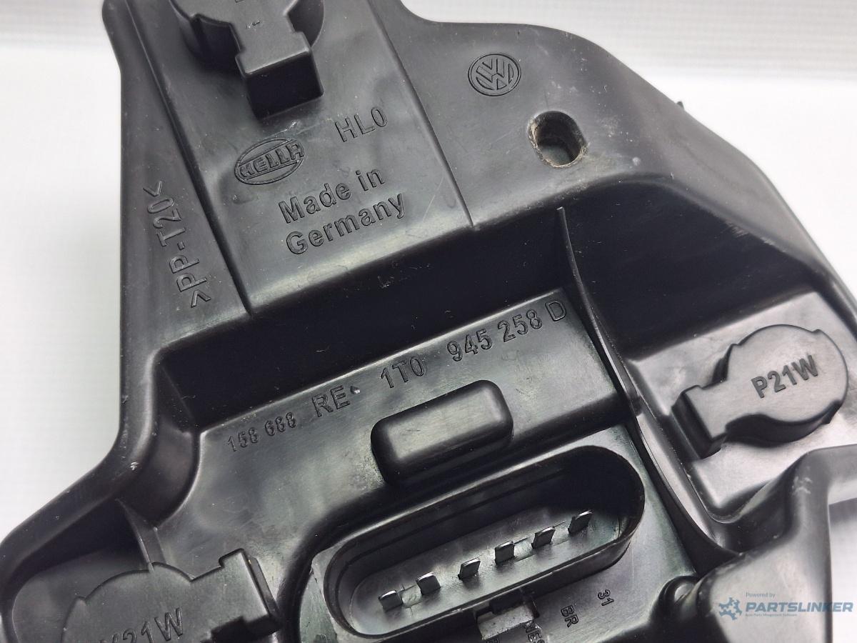 Soclu stop dreapta VOLKSWAGEN TOURAN (1T1, 1T2) [ 2003 - 2010 ] TDI (BMN) 125KW|170HP OEM 1T0945258D