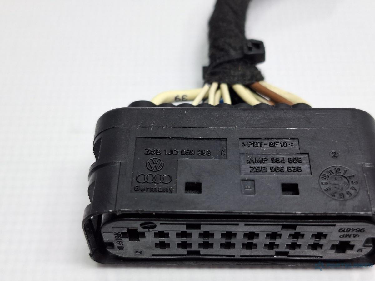 Mufa conector motoras macara spate VOLKSWAGEN TOURAN (1T1, 1T2) [ 2003 - 2010 ] TDI (BMN) 125KW|170HP OEM 1J0959383C