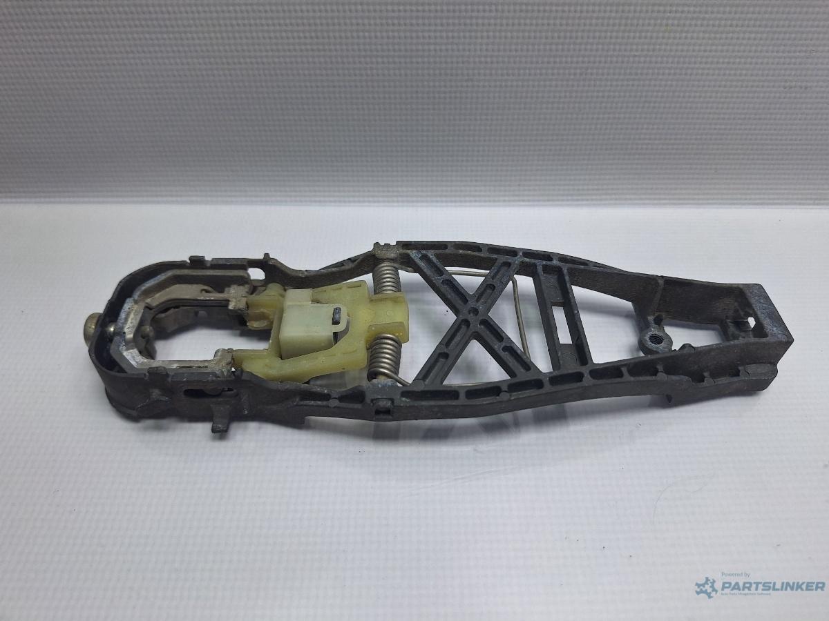 Maner/suport exterior portiera spate dreapta VOLKSWAGEN TOURAN 1T1, 1T2 2003 - 2010 TDI BMN 1T0837886B