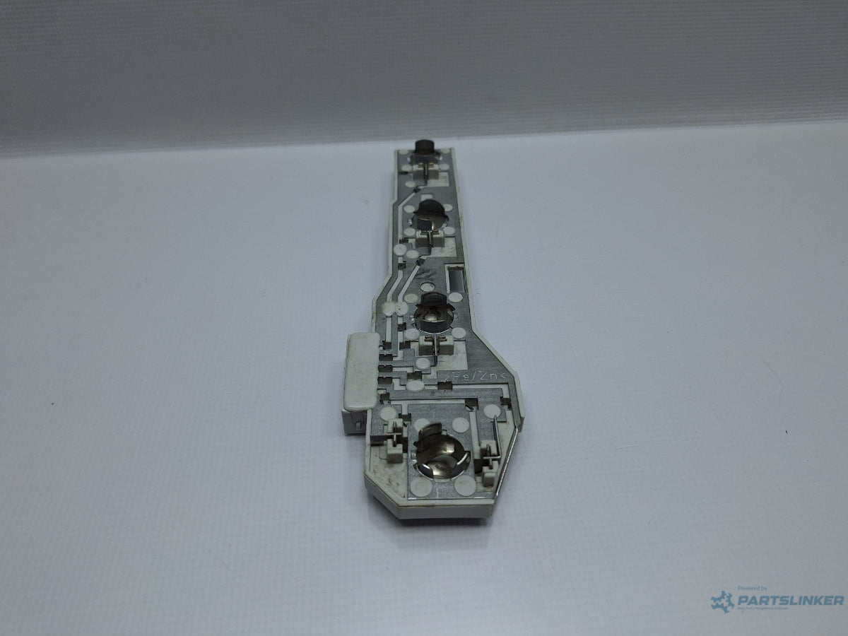 Soclu stop dreapta SKODA FABIA Combi (6Y5) [ 2000 - 2007 ] 1.2 (AZQ, BME) 47KW|64HP 6Y9945258