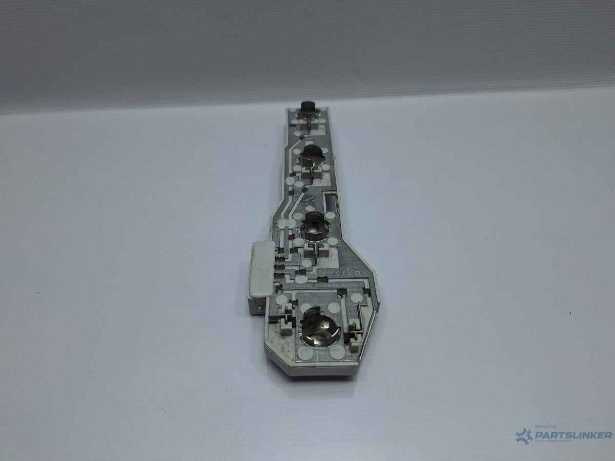 Soclu stop dreapta SKODA FABIA Combi (6Y5) [ 2000 - 2007 ] 1.2 (AZQ, BME) 47KW|64HP OEM 6Y9945258