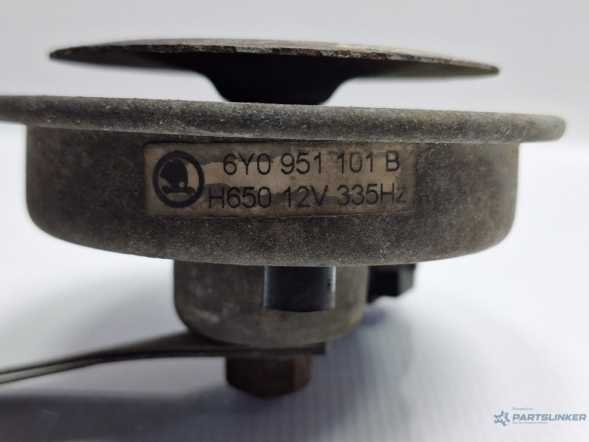 Claxon SKODA FABIA Combi (6Y5) [ 2000 - 2007 ] 1.2 (AZQ, BME) 47KW|64HP 6Y0951101B