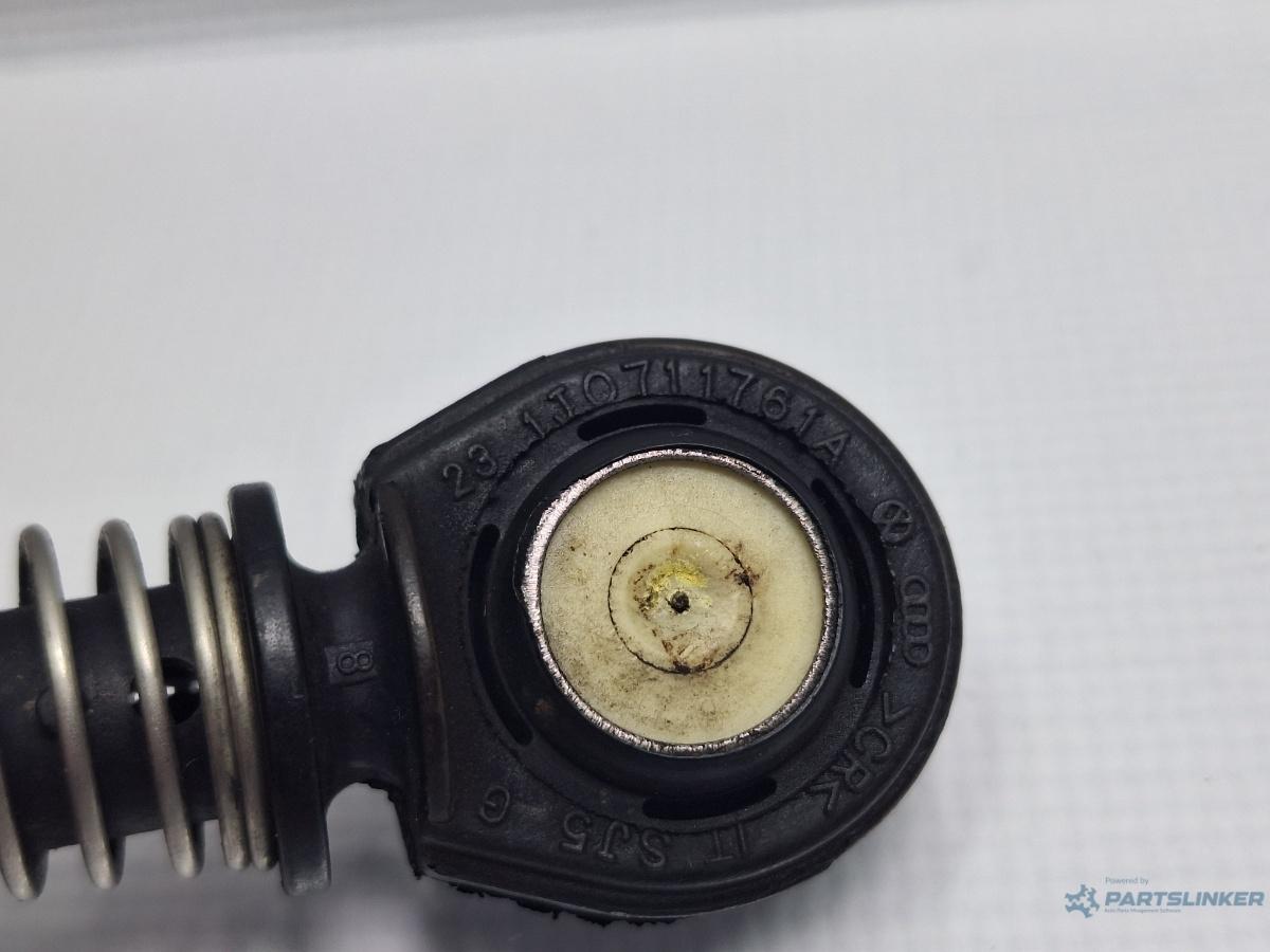 Bucsa levier schimbator viteze SKODA FABIA Combi (6Y5) [ 2000 - 2007 ] 1.2 (AZQ, BME) 47KW|64HP OEM 1J0711761A