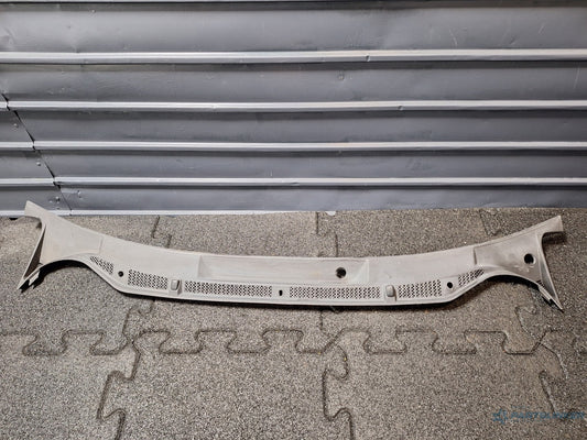 Grila stergatoare SKODA FABIA Combi (6Y5) [ 2000 - 2007 ] 1.2 (AZQ, BME) 47KW|64HP 6Y1819415A