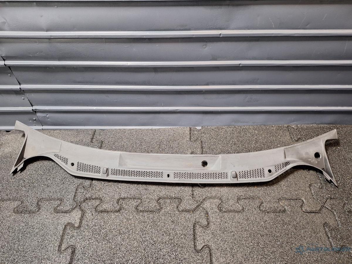 Grila stergatoare SKODA FABIA Combi (6Y5) [ 2000 - 2007 ] 1.2 (AZQ, BME) 47KW|64HP OEM 6Y1819415A