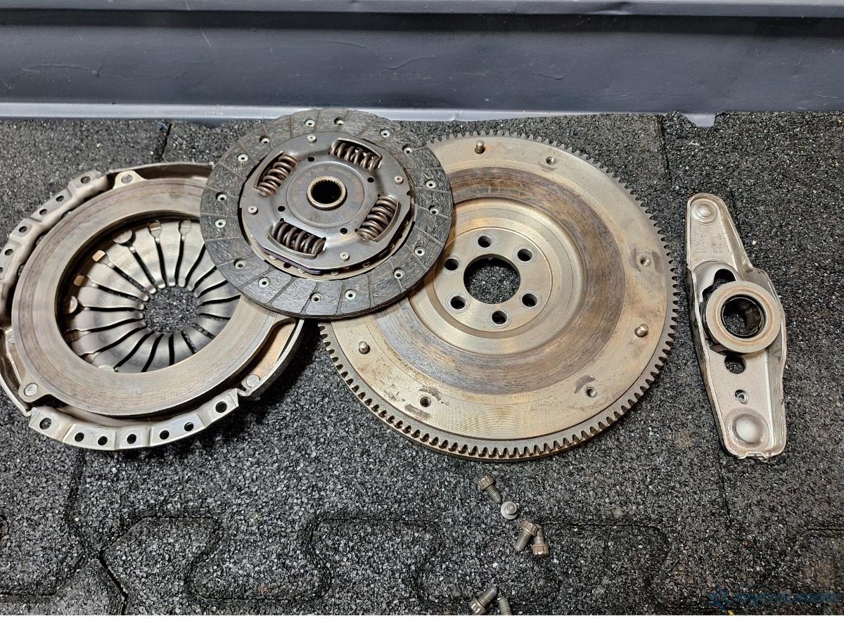 Kit ambreiaj SKODA FABIA Combi (6Y5) [ 2000 - 2007 ] 1.2 (AZQ, BME) 47KW|64HP SACHS 053082000797