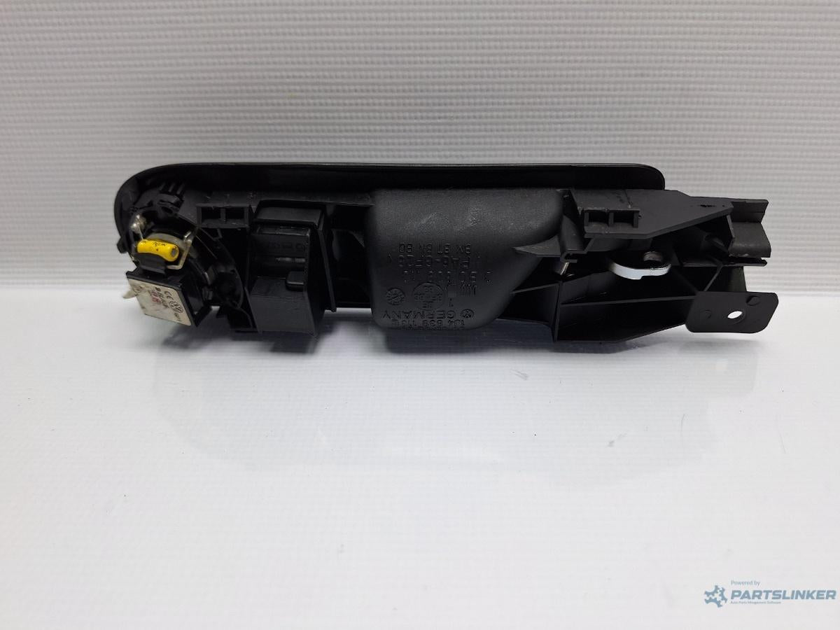 Maner usa stanga spate VOLKSWAGEN PASSAT (3B3) [ 2000 - 2005 ] TDI (AVB) 74KW|101HP OEM 3B0839113 , 1J4839113C