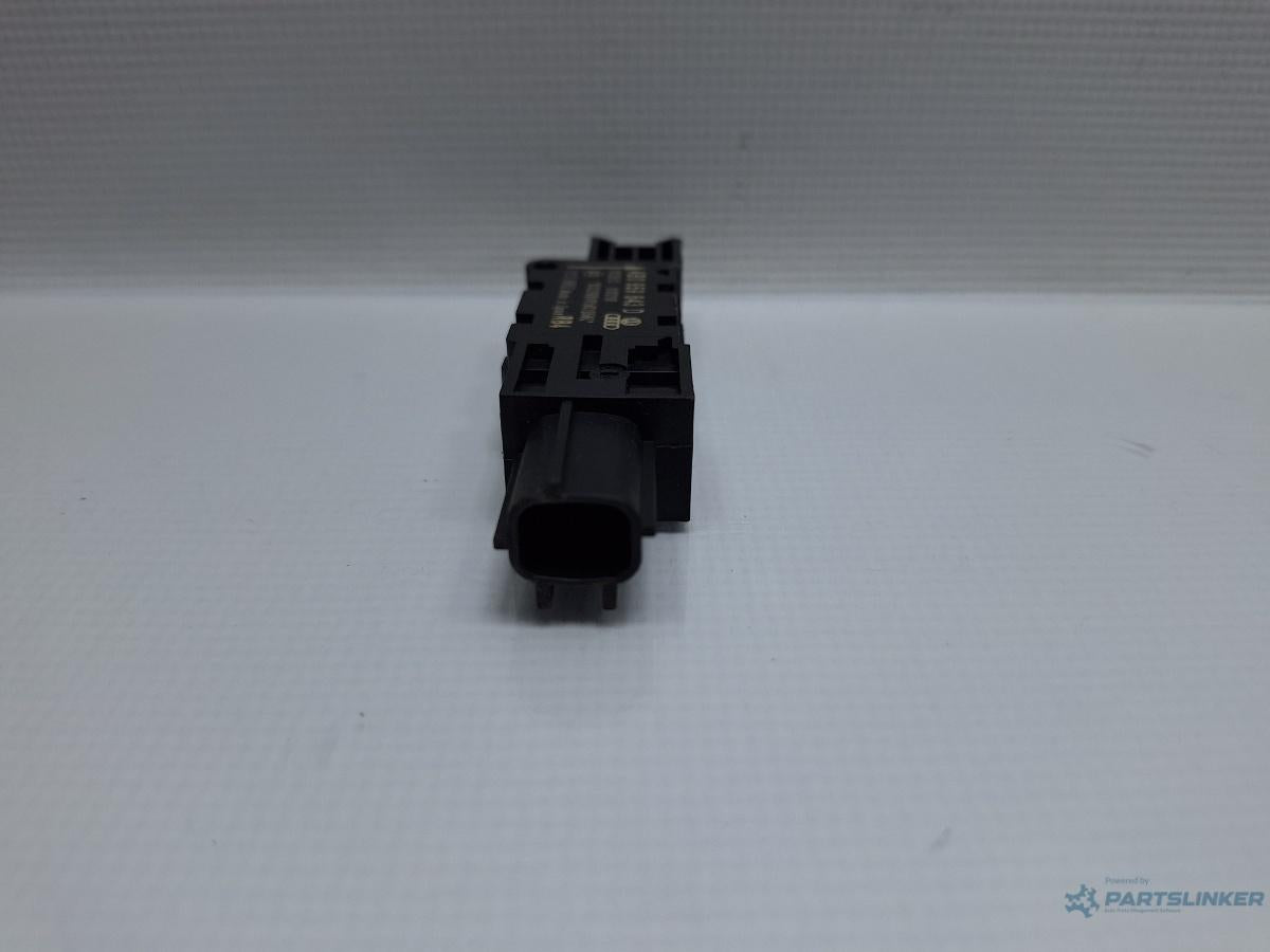 Senzor impact airbag VOLKSWAGEN PASSAT (3B3) [ 2000 - 2005 ] TDI (AVB) 74KW|101HP OEM 4B0959643D