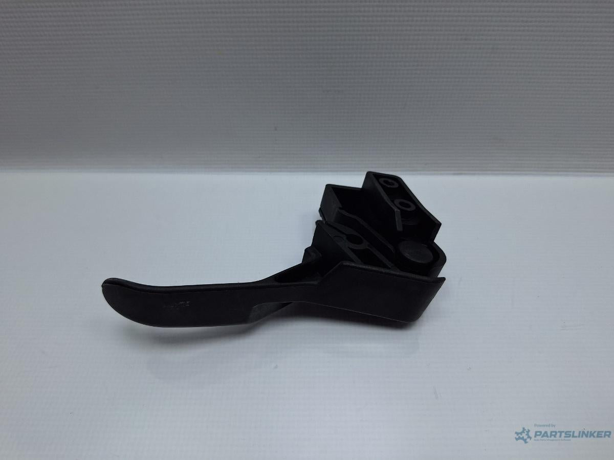 Maner deschidere capota VOLKSWAGEN PASSAT (3B3) [ 2000 - 2005 ] TDI (AVB) 74KW|101HP OEM 3B1823533