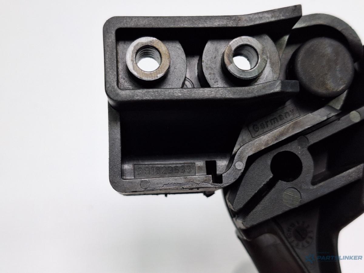 Maner deschidere capota VOLKSWAGEN PASSAT (3B3) [ 2000 - 2005 ] TDI (AVB) 74KW|101HP OEM 3B1823533