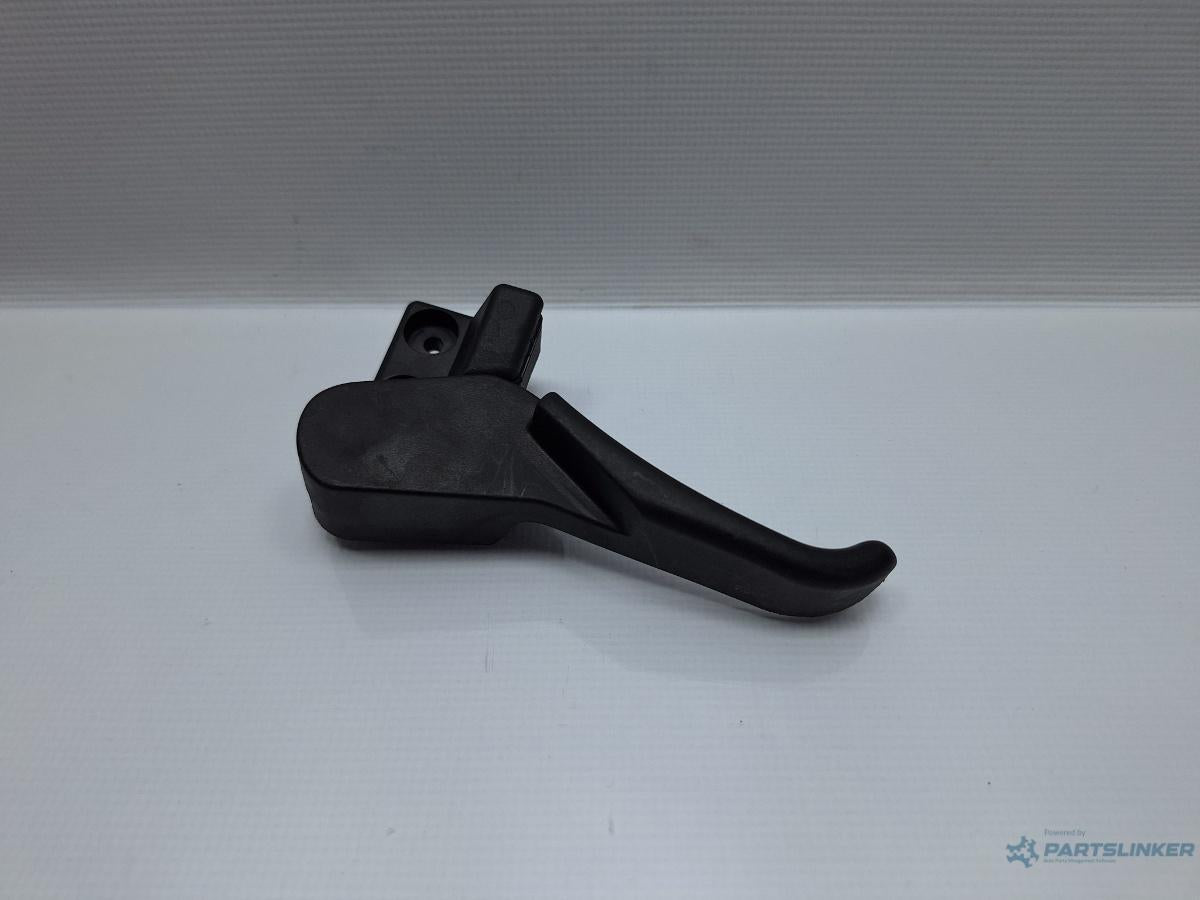 Maner deschidere capota VOLKSWAGEN PASSAT (3B3) [ 2000 - 2005 ] TDI (AVB) 74KW|101HP OEM 3B1823533