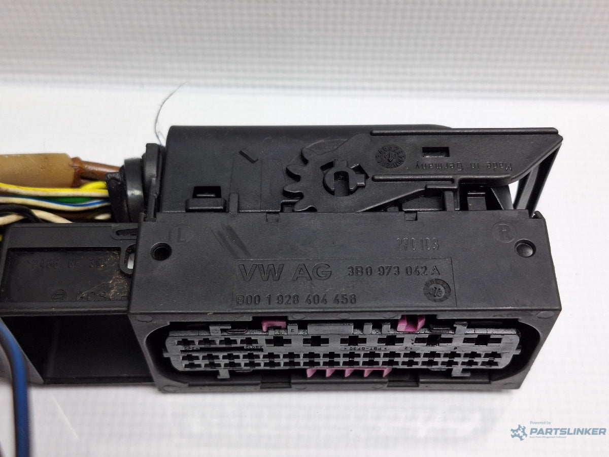 Mufa conector pompa abs VOLKSWAGEN PASSAT (3B3) [ 2000 - 2005 ] TDI (AVB) 74KW|101HP 3B0973042A