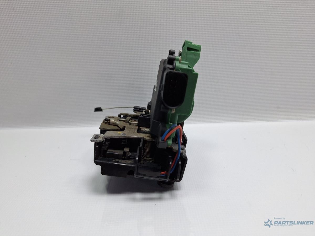 Broasca usa dreapta fata VOLKSWAGEN PASSAT (3B3) [ 2000 - 2005 ] TDI (AVB) 74KW|101HP OEM 3B1837016AD