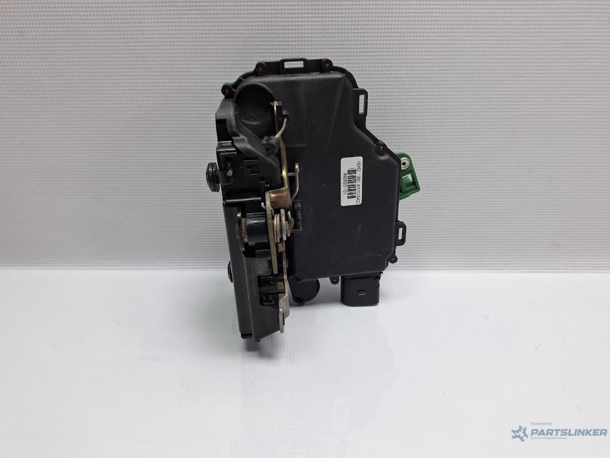 Broasca usa dreapta fata VOLKSWAGEN PASSAT (3B3) [ 2000 - 2005 ] TDI (AVB) 74KW|101HP OEM 3B1837016AD