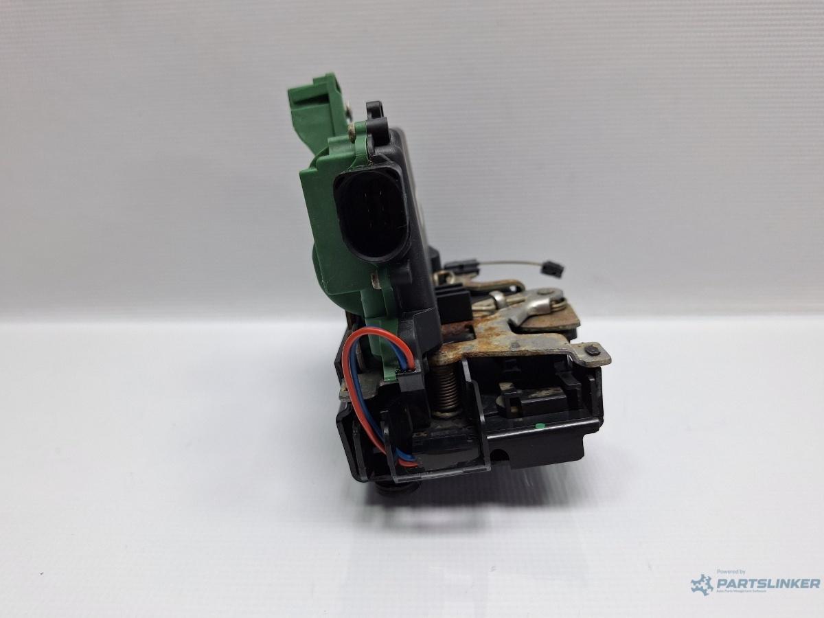 Broasca usa stanga spate VOLKSWAGEN PASSAT (3B3) [ 2000 - 2005 ] TDI (AVB) 74KW|101HP OEM 3B4839015M